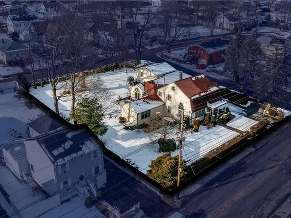 90 Putnam Pike, Johnston, RI 02919