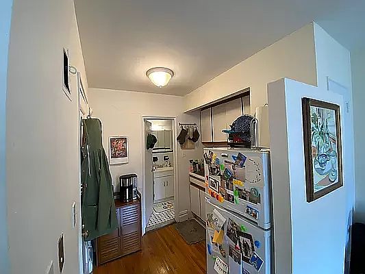 5th image of 513 E 5th St #5E