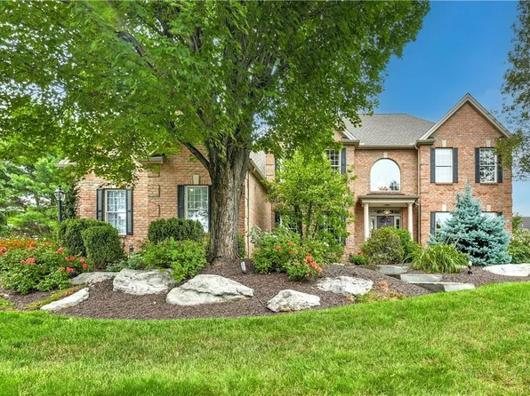 3112 Broadmoor Dr, Center Valley, PA 18034