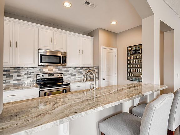 4th image of 401 Eshlure Ct