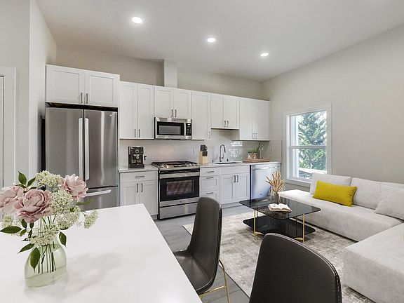 4th image of 1026 Capp St #1026