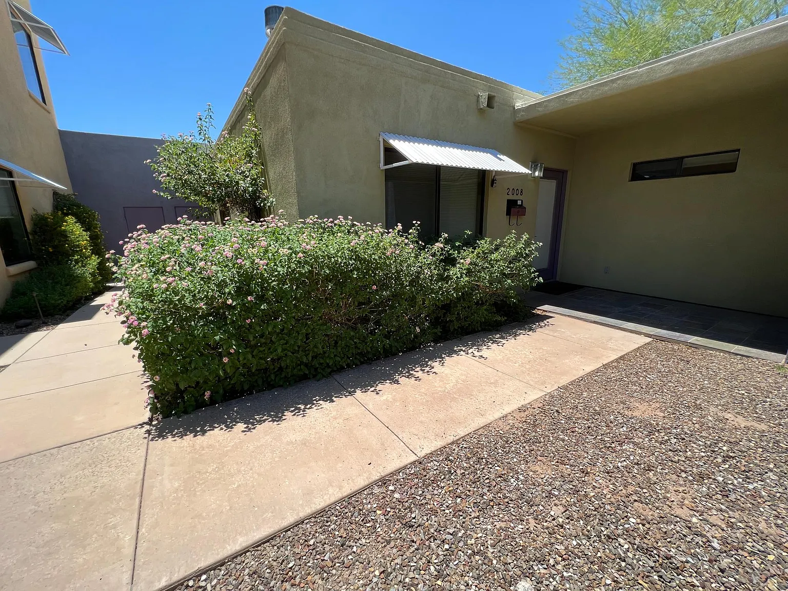 2 bed, 1200 sqft, $2,400 — Photo 3