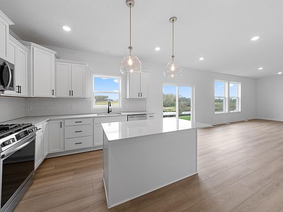 4th image of 7621 Lotus Ln