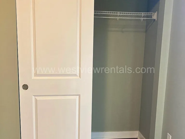 200 E Maple St — Photo 351