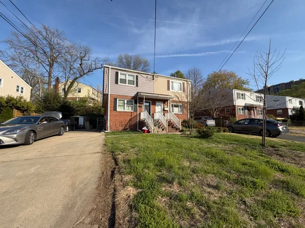 5831 Mount Vernon Dr, Alexandria, VA 22303