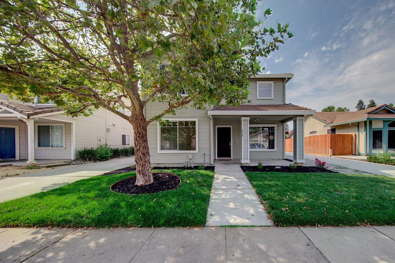 8981 E Valley Dr photo 1