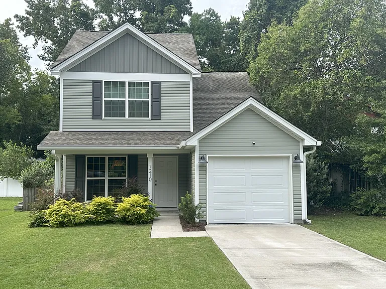 1210 Brody Ave — Photo 1