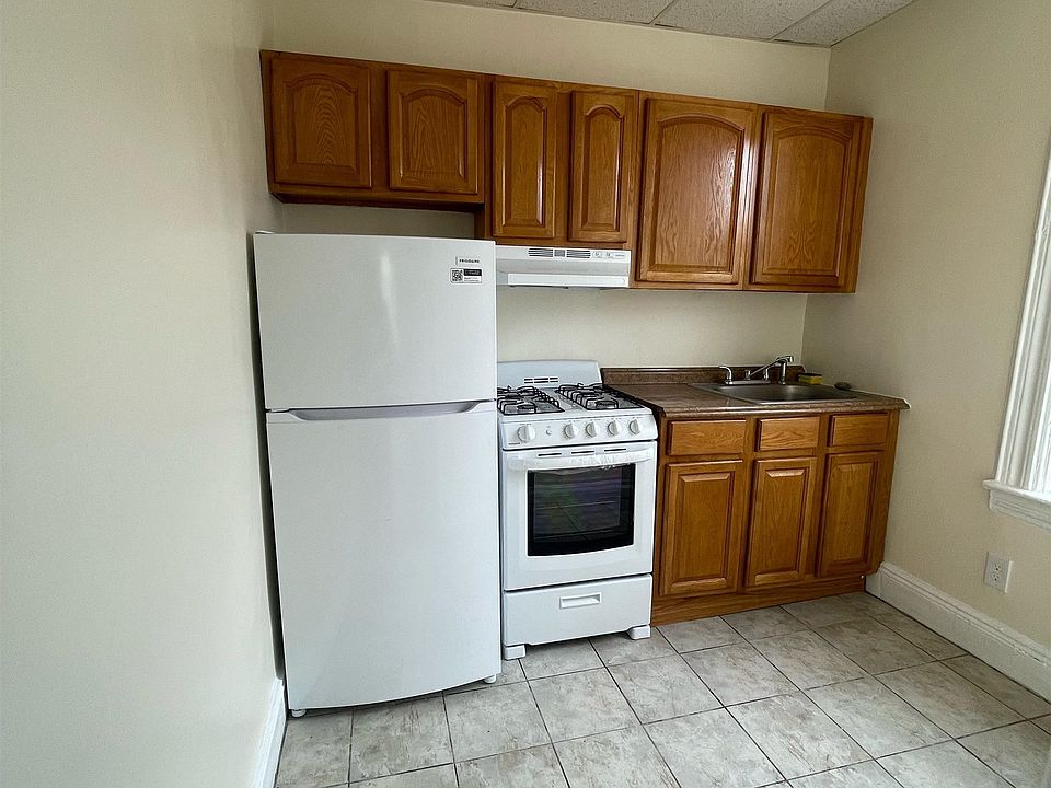 2nd image of 72 W 17th St APT 7