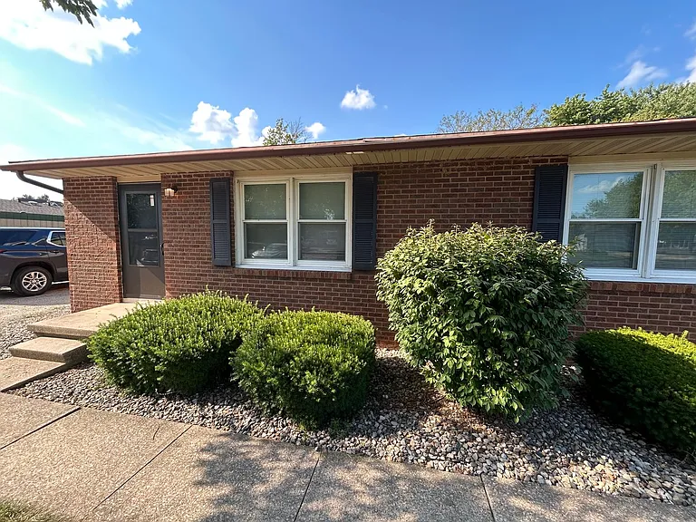 504 W Linden St — Photo 18