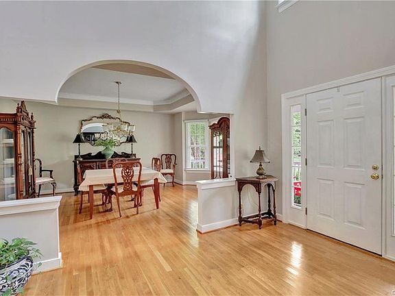 4th image of 8530 Glendevon Dr