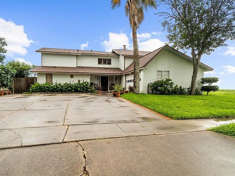 1st image of 105 Shorecliff Dr