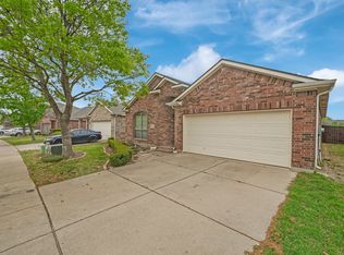 10869 Hawks Landing Rd, Haslet, TX 76052
