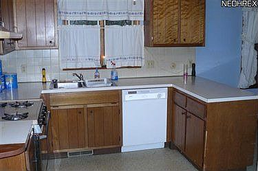 4th image of 219 Mayflower Dr