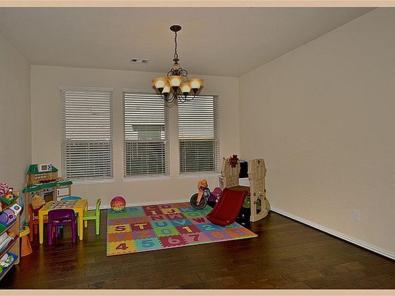 5th image of 14627 Castle Cove Ln
