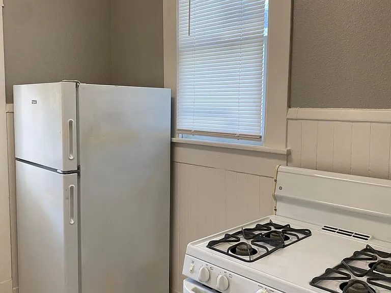 531 Cedar St — Photo 3