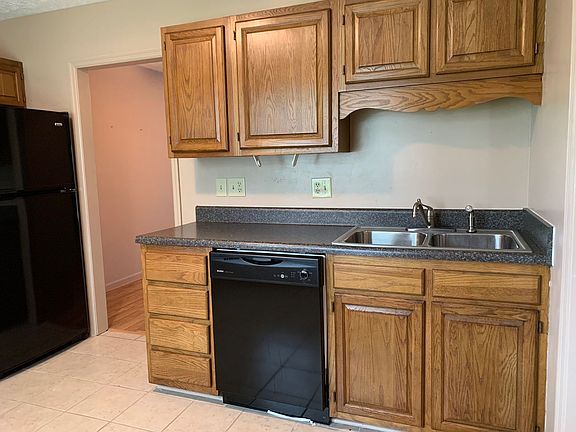 4th image of 1704 Emerald St