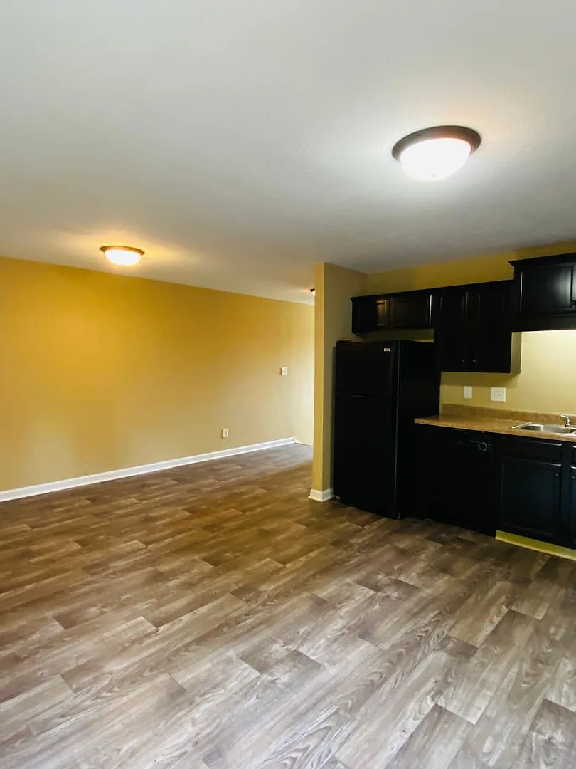Townhome for Rent with Garage! — Photo 3