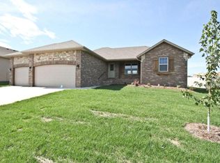 1357 S Miller Ave, Springfield, MO 65802