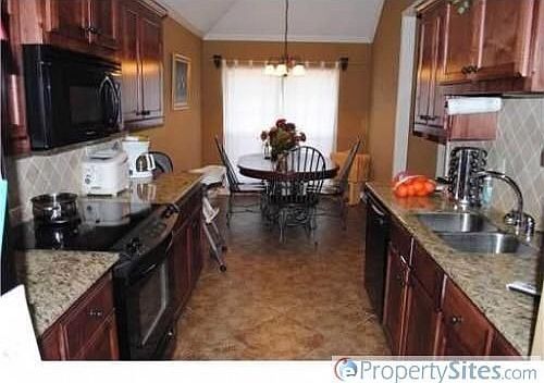 5th image of 1135 Pelican Creek Dr