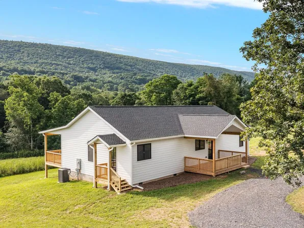1854 Middle Cove Rd, Mathias, WV 26812