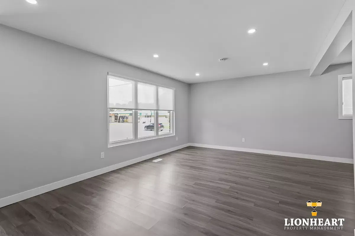 1 - Main - 232, Wharncliffe Road North, London, Ontario, N6H 2B7 — Photo 4
