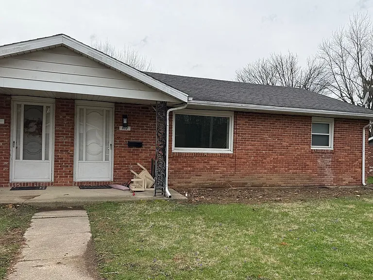 101-103 N Redwood Ln — Photo 1