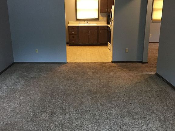 4th image of 2706 E Pioneer Trl