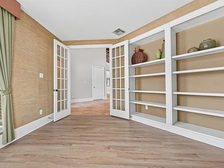9735 Lansing Meadows Dr — Photo 5