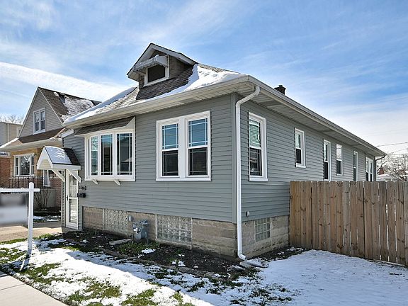 3rd image of 2546 Webster St