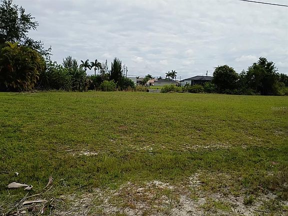 3rd image of 2915 DIPLOMAT PARKWAY W LOT 33
