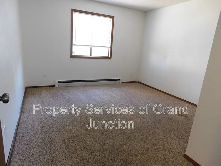568 Dawn Ct #1 — Photo 10