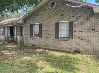 8625 Pine St, Bayou La Batre, AL 36509