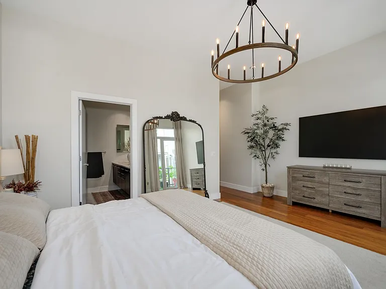 16 N Carpenter St #4N — Photo 18