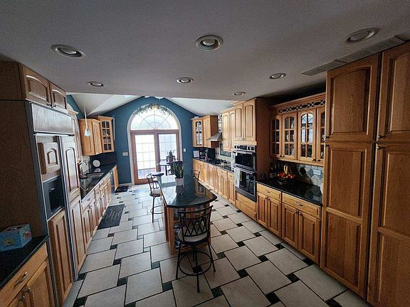 3rd image of 3036 N 77th Ct