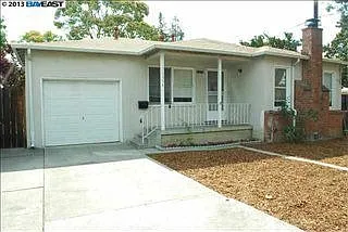 20054 Redwood Rd photo 1