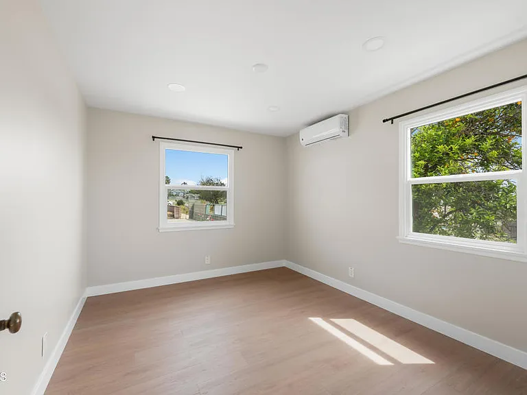 3103 N Olive Ave — Photo 11