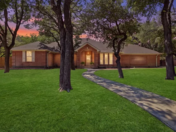 128 Oakwood Ct, Lakeside, TX 76135