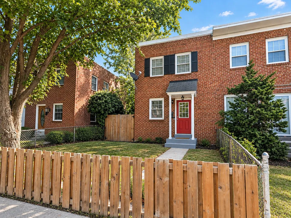3753 Mark Dr