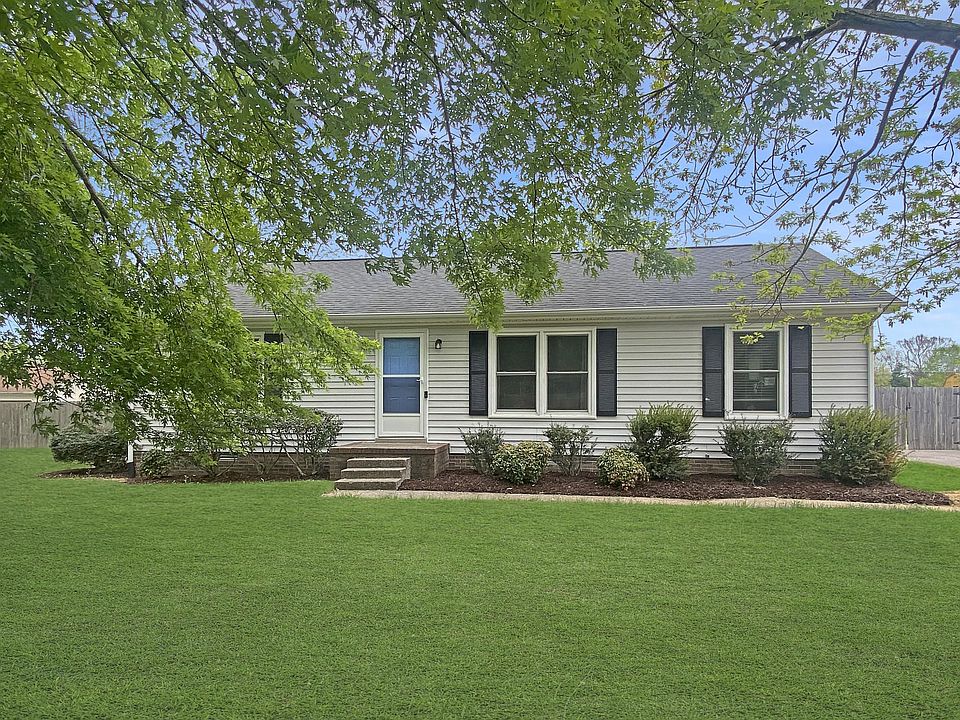 1st image of 3530 Halleys Dr
