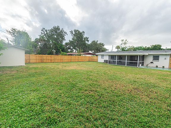 2nd image of 114 Bougainvillea Dr