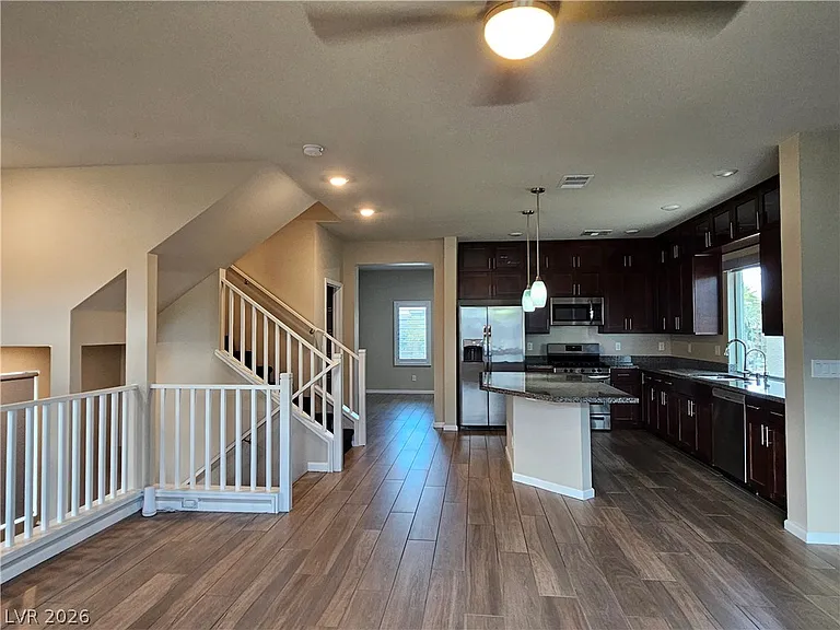 8016 Carpenter Creek Ave — Photo 5