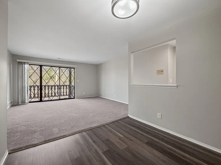 Chalet Villa Lakefront Community — Photo 12