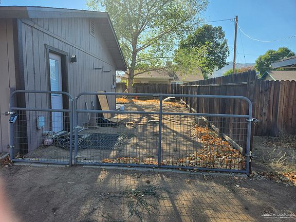 3rd image of 21521 Circle Dr