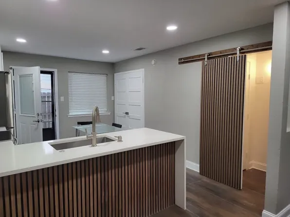 724 S Welch St APT 4, Denton, TX 76201