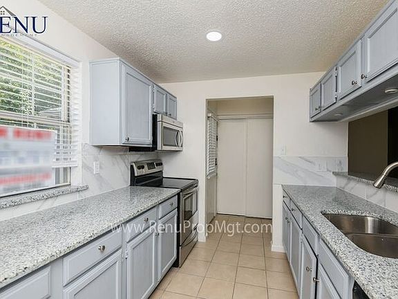 3rd image of 4604 China Rose Dr