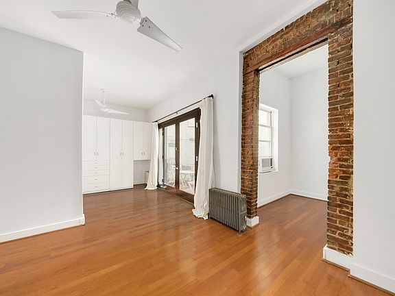 4th image of 207 W 21st St APT 3