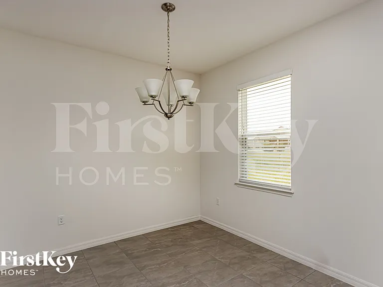 588 Crown Rose Dr — Photo 4