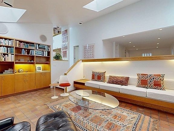 4th image of 15 Dennison Rd