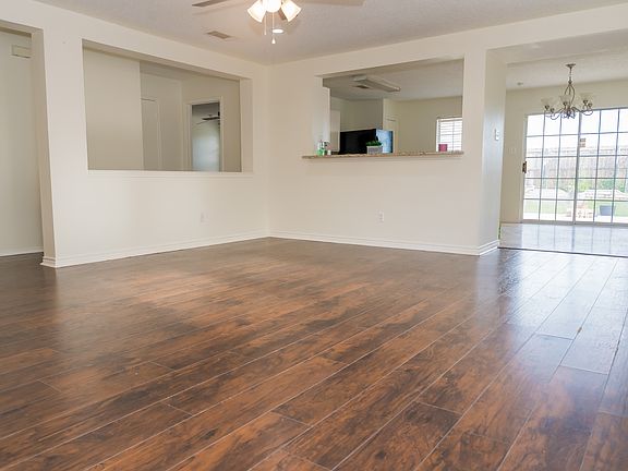 5th image of 7009 Bountiful Grove Dr