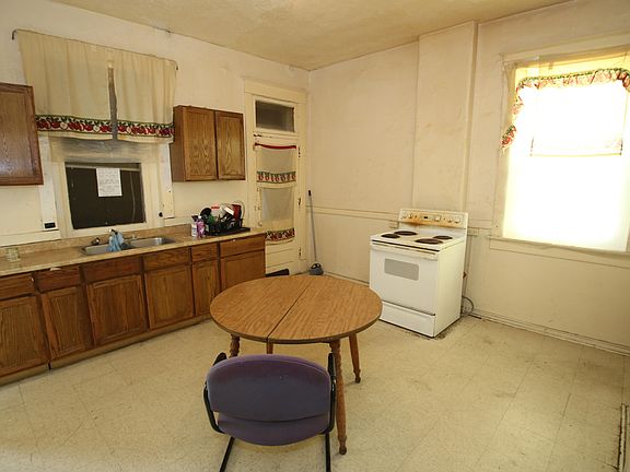 3rd image of 4108 W Broadway